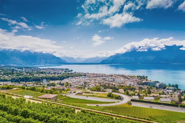 Unsere Gewinner erhalten ein Zimmer mit Blick auf die Alpen und den Genfer See
