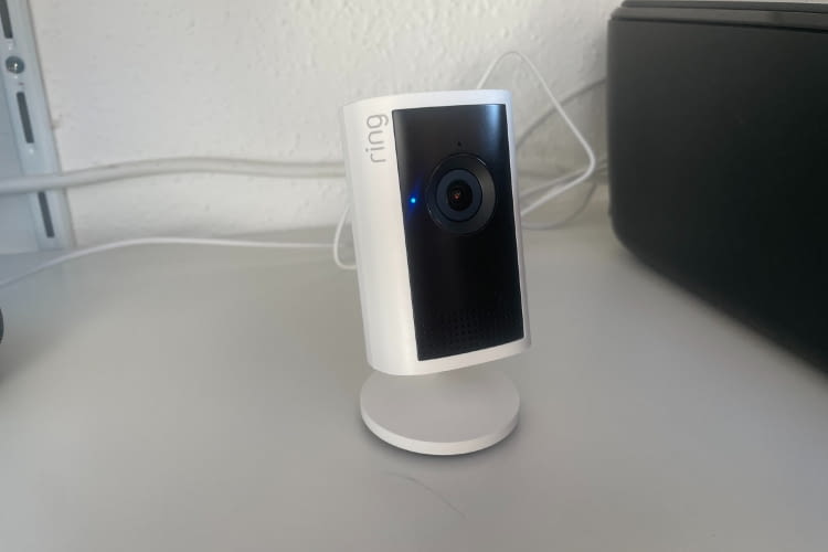 Die Ring Indoor Cam ist eine günstige Möglichkeit das Heim zu überwachen, aber überzeugt die Kamera auch im Test?