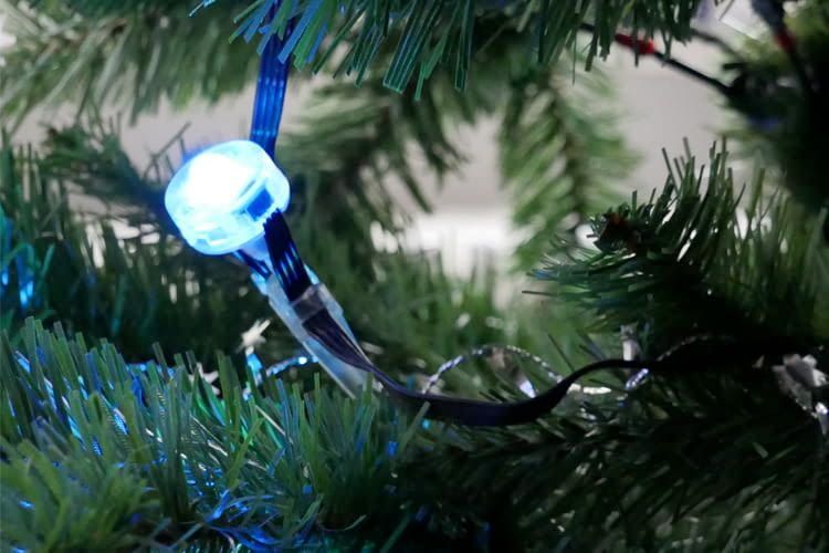Life Hack: Statt Lichterkette LIGHTIFY GardenSpot Mini am Christbaum