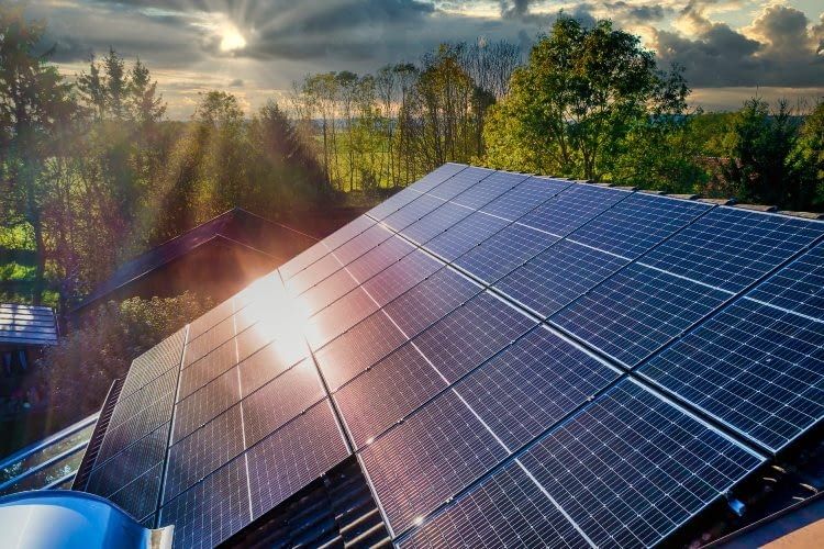 Die Auswahl an Solaranlage ist groß - wir schaffen den Überblick