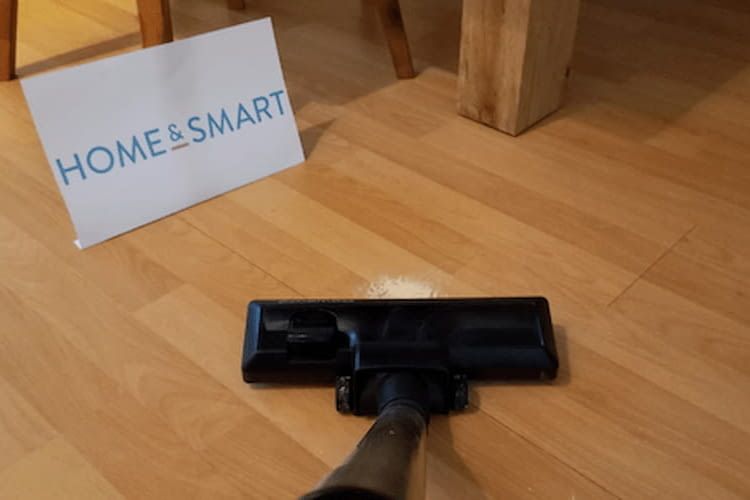 Gli aspirapolvere a batteria consentono di pulire la casa in modo rapido e flessibile.