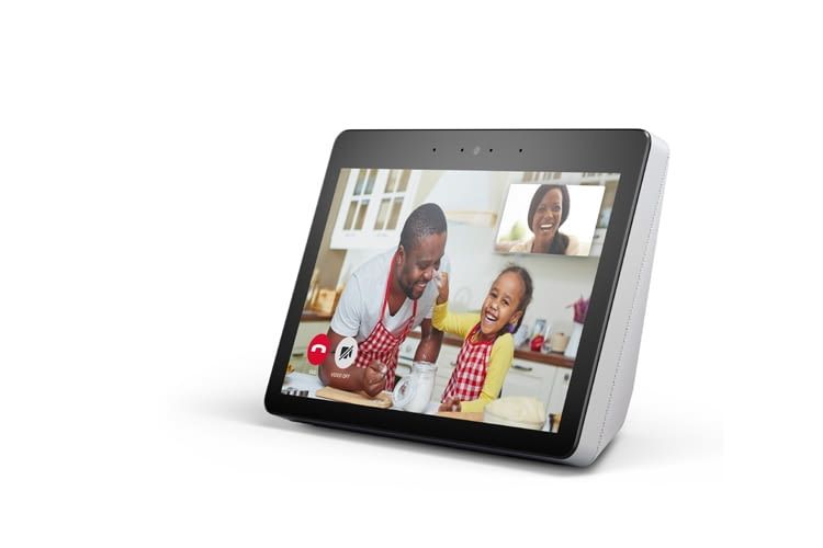 Echo Show 2 hat eine integrierte 5 Megapixel-Kamera, mit der auch Fotos gemacht werden können