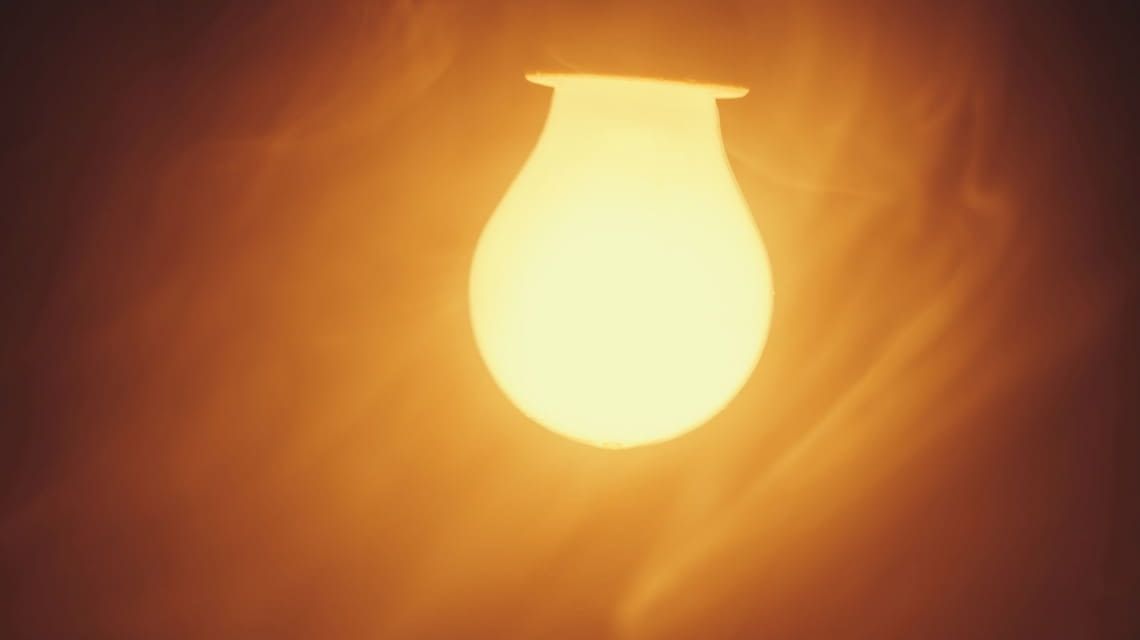 Schalte die Lichter an wenn sich Rauch bildet