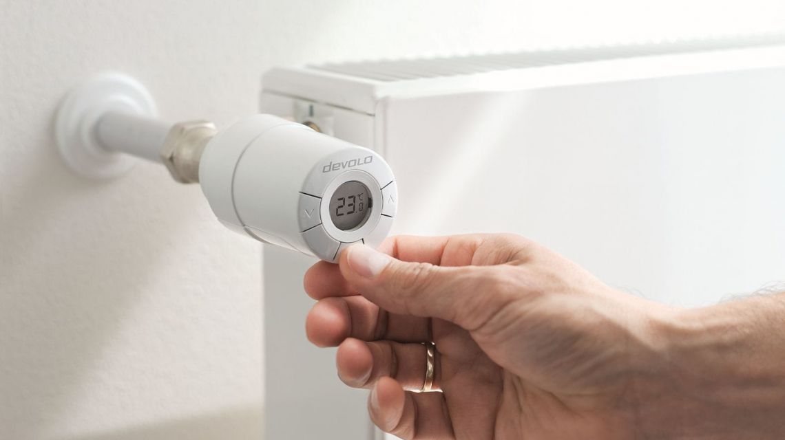 Mit dem Devolo Thermostat nie wieder kalte Füße nach dem Aufstehen 