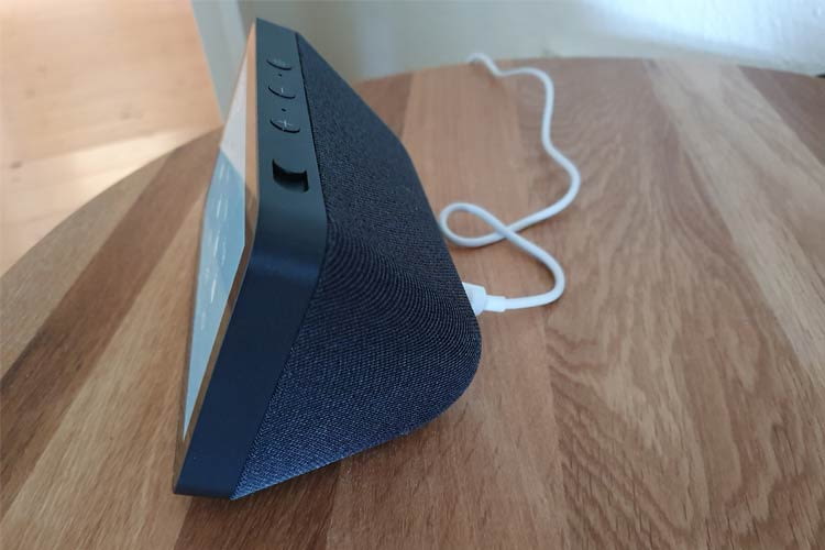 Echo Show 5 (2a generazione) ha un alloggiamento elegante