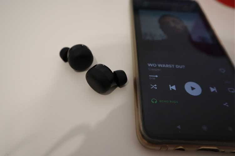 Die Verbindung der Echo Buds 2 mit dem Smartphone gelang im Test in wenigen Schritten