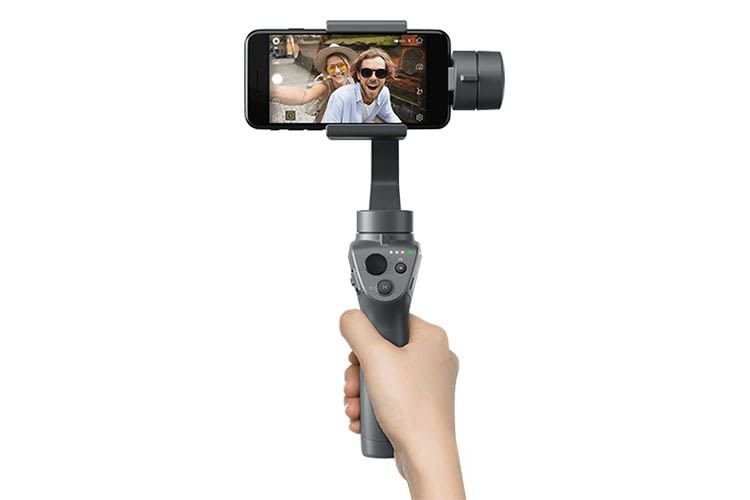 DJI OSMO MOBILE 2 gleicht Vibrationen durch Kopfsteinpflaster aus