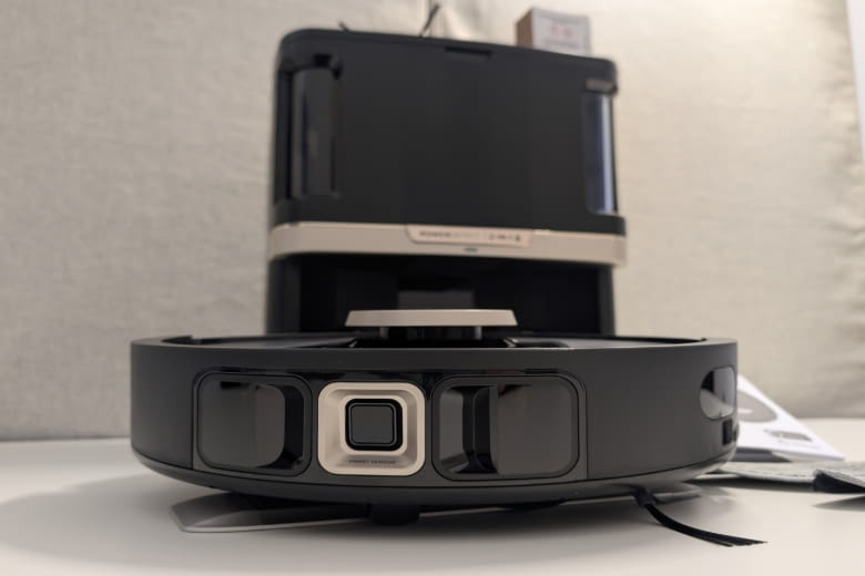 Der Shark Power Detect Never Touch Pro in der Frontansicht.