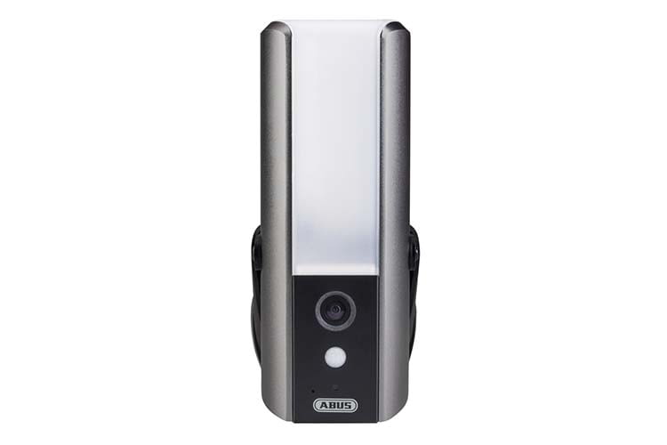 Die ABUS Smart Security WLAN Lichtkamera OPPIC36520 ist eine Überwachungskamera mit Licht und Alarm
