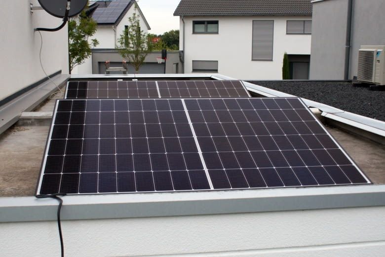 Wir hatten u.a. diese Solakon Flachdach Lösung im Test