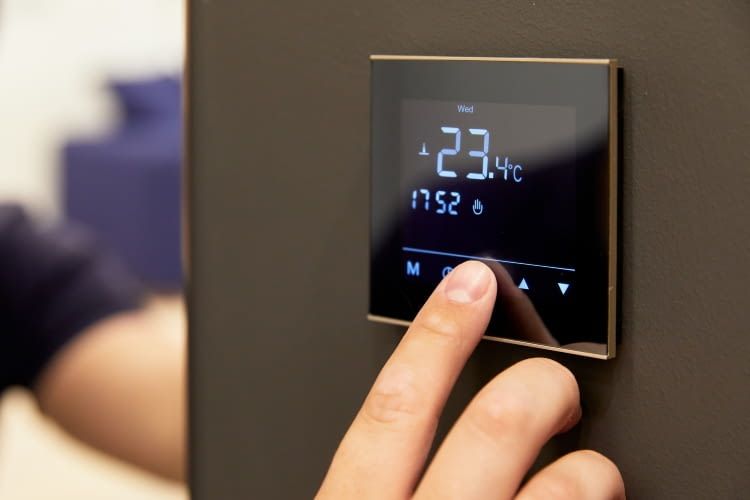 Im Infrarotheizung Test Check erklären wir, wieso Thermostate eine gute Sache sind