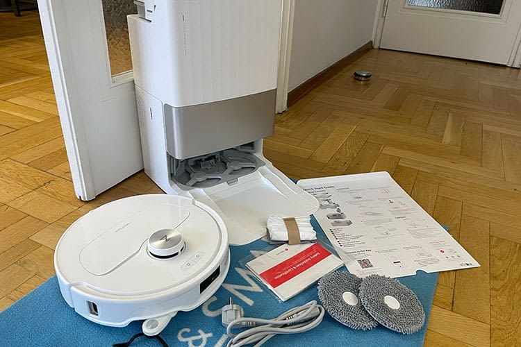 Das Zubehör des Roborock Qrevo Master machte in unserem Test einen sehr guten Eindruck