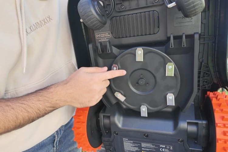 Auf der Unterseite drehen sich jetzt 6 statt nur 3 Klingen