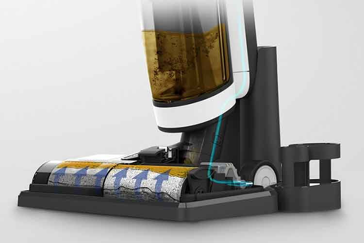 Tineco Floor One S3 funziona con un rullo pulitore. Il serbatoio dell'acqua sporca si trova sopra di esso