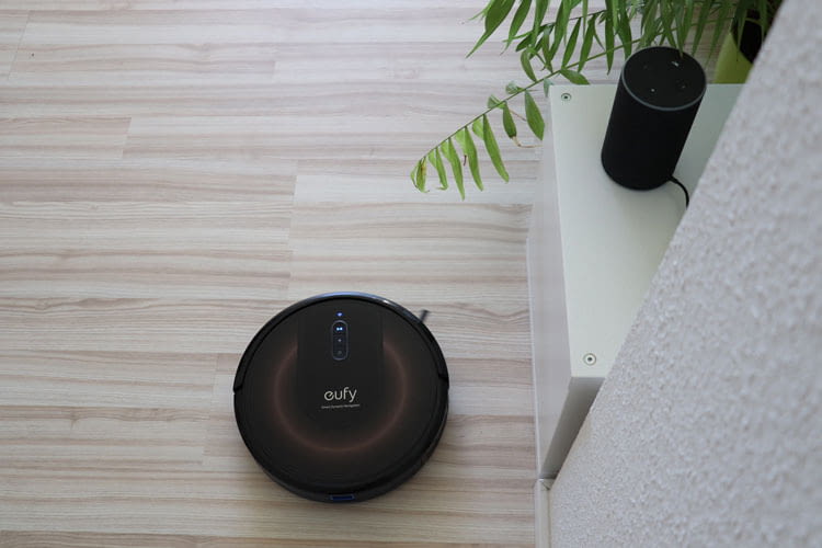 Außer, wie hier, mit Alexa ist eufy RoboVac G30 Edge auch mit Google Assistant steuerbar