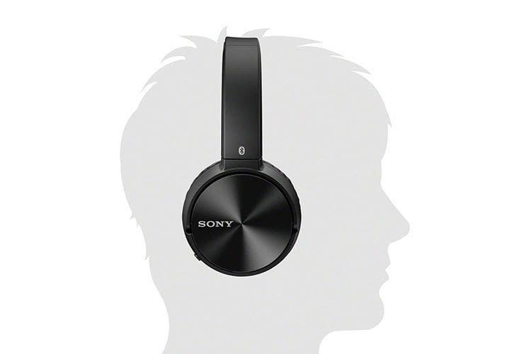 Der Sony MDR-ZX330BT Bluetooth-Kopfhörer passt bevorzugt auf kleinere Köpfe