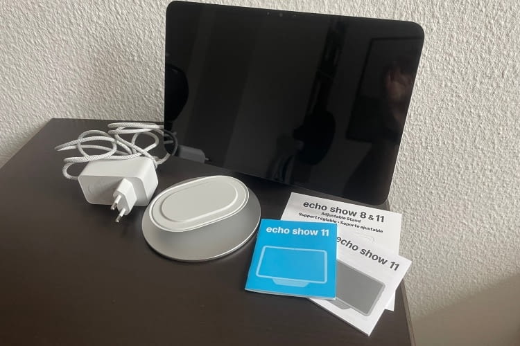 Auch beim Show 11 ist der Lieferumgang sehr klein