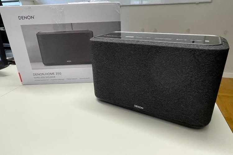 Die Home 350 hat ein minimalistisches aber doch klobiges Design