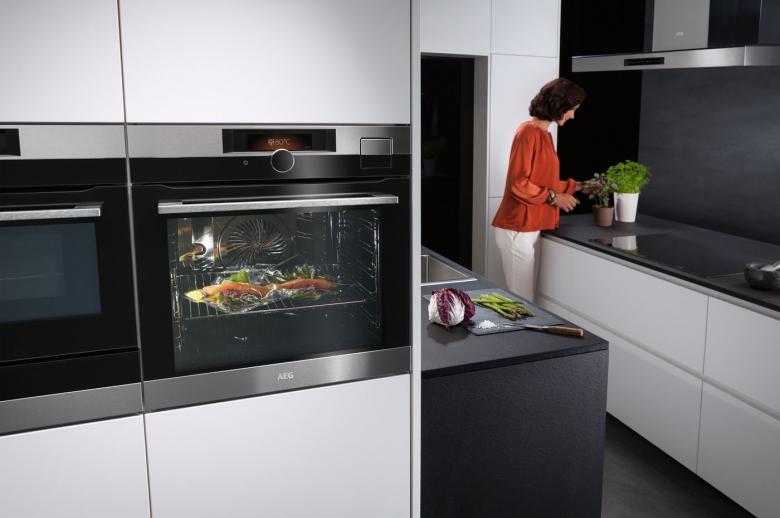 AEG SenseCook smarter Backofen