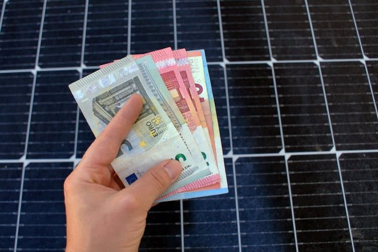 Mit ein bisschen Glück gibt's Geld für den Solaranlagen Kauf