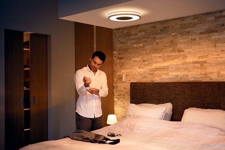 The Being ceiling light integrates particularly discreetly into its surroundings