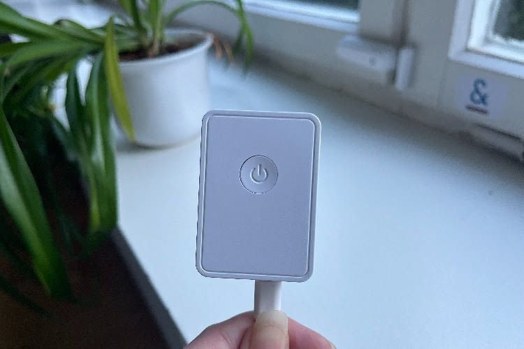 Die zentrale Hub wird mit dem Meross Thermostat mitgeliefert