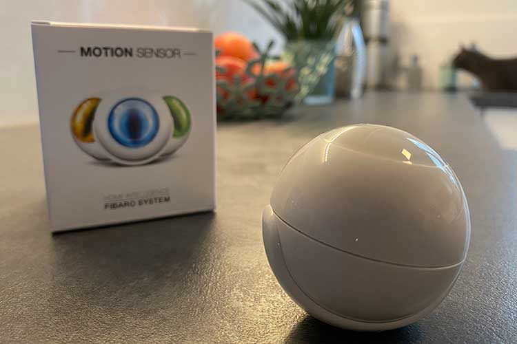 Erinnert an Saurons Auge: der im SMART HOME by hornbach Test verwendete FIBARO Motion Sensor