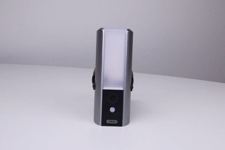 ABUS Smart Security World WLAN Lichtkamera PPIC36520: Alarmanlage, Gegensprech- und Lichtanlage in einem Gerät