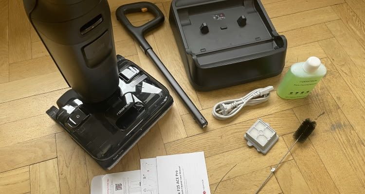 Der Roborock F25 ACE Pro bietet einen ausreichenden Lieferumfang