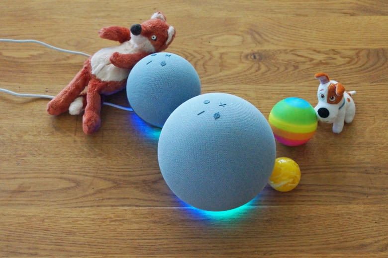 Amazon Echo 4 ist deutlich größer als der Echo Dot 5 Lautsprecher