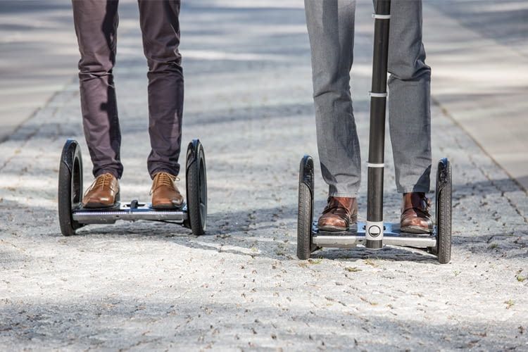 Anfänger können sich mit einer Haltstange zusätzliche Sicherheit verschaffen