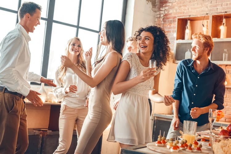 Mit der richtigen Musik macht gemeinsames kochen noch mehr Spaß