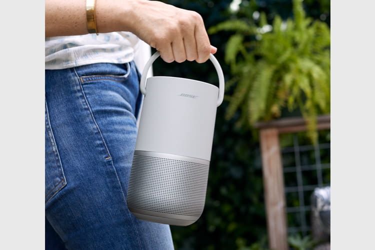 La batteria del diffusore portatile dovrebbe durare fino a 12 ore.
