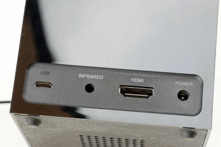 Amazon Fire TV Cube Anschlüsse: mit USB, Infrarot und HDMI ist das Nötigste an Bord