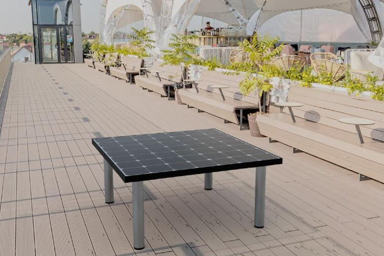 Der Beistell-Solartisch für den Lougenbereich von Frerkes Metalldesign