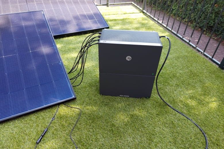 So sieht der Speicher in Kombination mit einem Solakon Zusatzakku aus