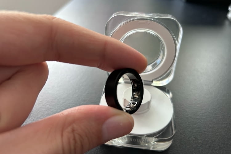 Die Kontakte auf der Innenseite des Galaxy Rings sind kaum spürbar.