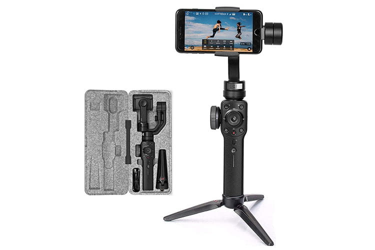 ZHIYUN SMOOTH 4 Gimbal kommt mit umfangreichen Zubehör im Transportkoffer