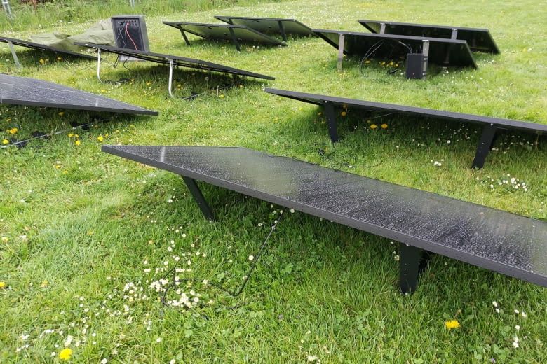 Hier sind einige unserer Vergleichs-Balkonkraftwerke zu sehen
