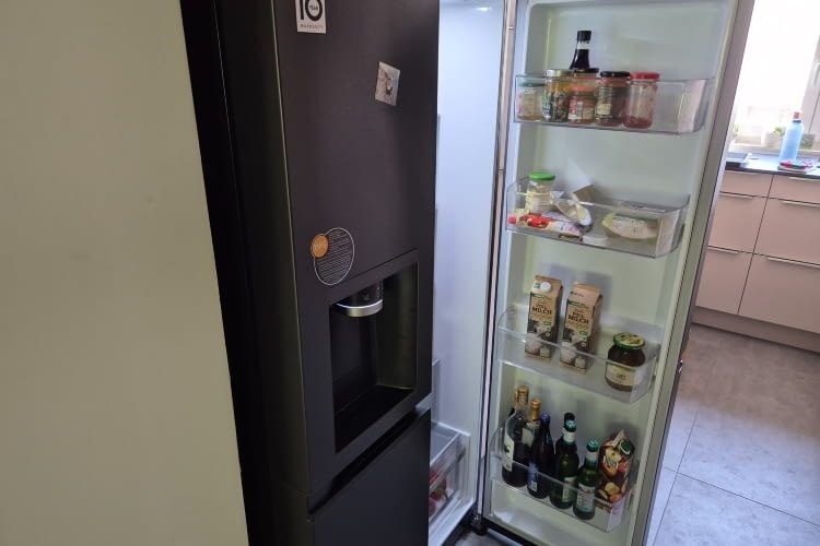 Der LG Kühlschrank ist von außen und im Inneren hochwertig verarbeitet
