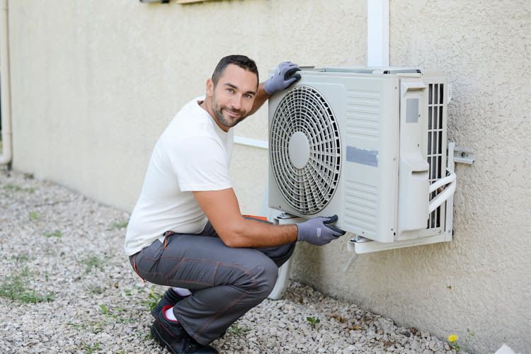 Wer sich bezüglich der Platzierung des Außenteils unsicher ist, sollte einen Profi zu rate ziehen