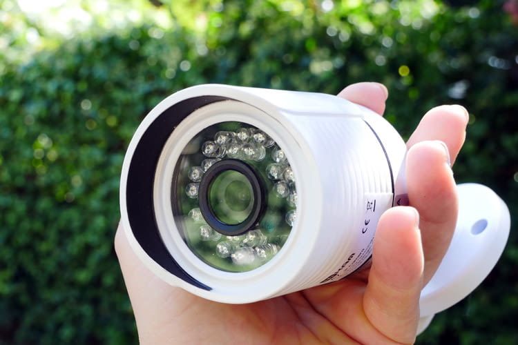 Nachbarn dürfen sich gegen die Überwachung wehren, wenn fremde Kameras sie filmen