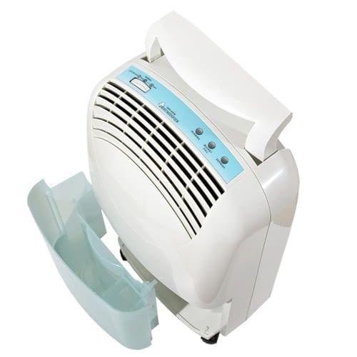 Il serbatoio da 5 litri del deumidificatore può essere rimosso o sostituito con un tubo flessibile