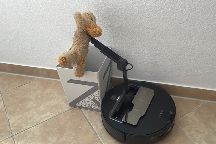 Sogar dieses Hundespielzeug fand den Weg in den Roborock Eimer