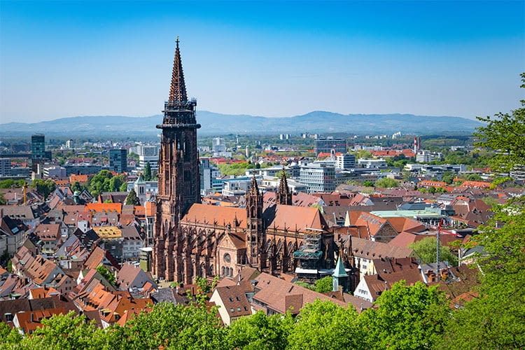 Installateure und Anbieter fuer Wallbox & Ladestationen in Freiburg und Umgebung