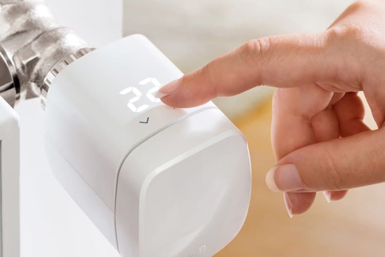 Dalla seconda generazione, Elgato Eve Thermo è dotato di pannelli di controllo.