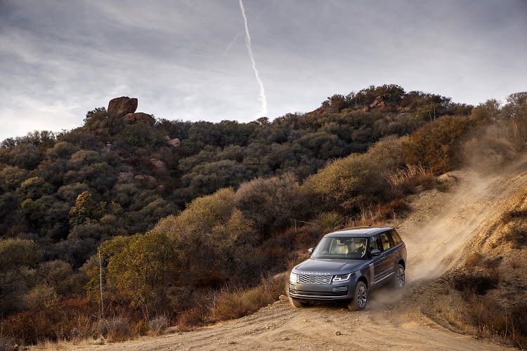 Schwergewicht auf leisen Sohlen - das Elektroauto P400e von Land Rover