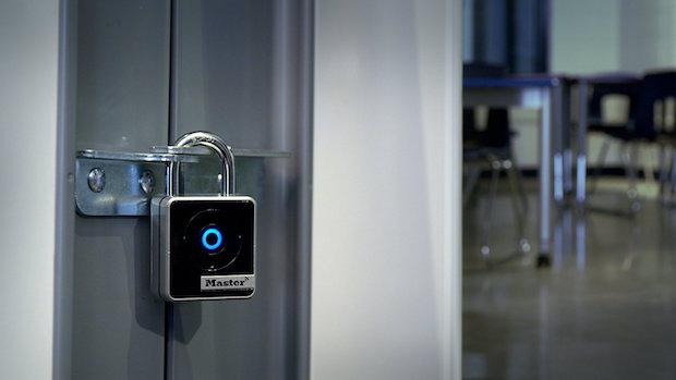 Master Lock Connected Bluetooth Smart 4400EURD - das Vorhängeschloss für den Innenbereich