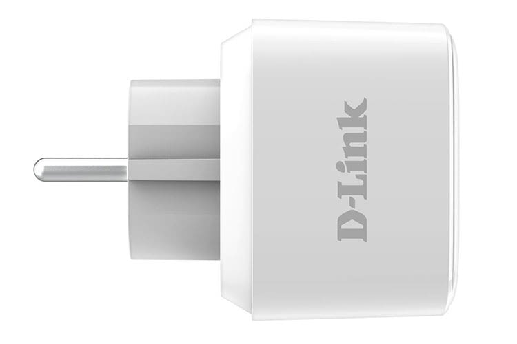 Die smarte WLAN Steckdose von D-Link ist nur 6 cm schlank und besetzt deshalb keinen doppelten Steckplatz