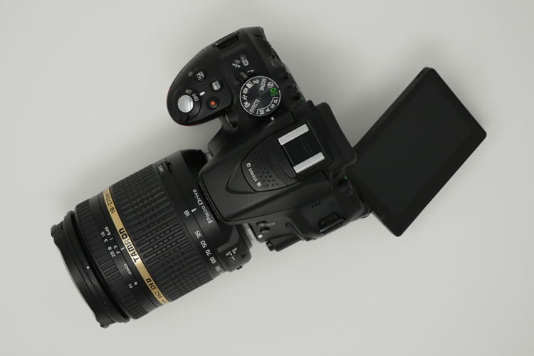 Wir nutzen Nikon D3500 gerne mit einem Tamron-Objektiv für Eventfotos